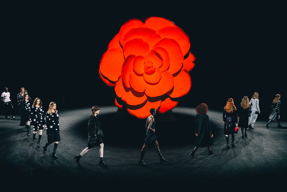 chanel-fw-2023-24-rtw-finale-