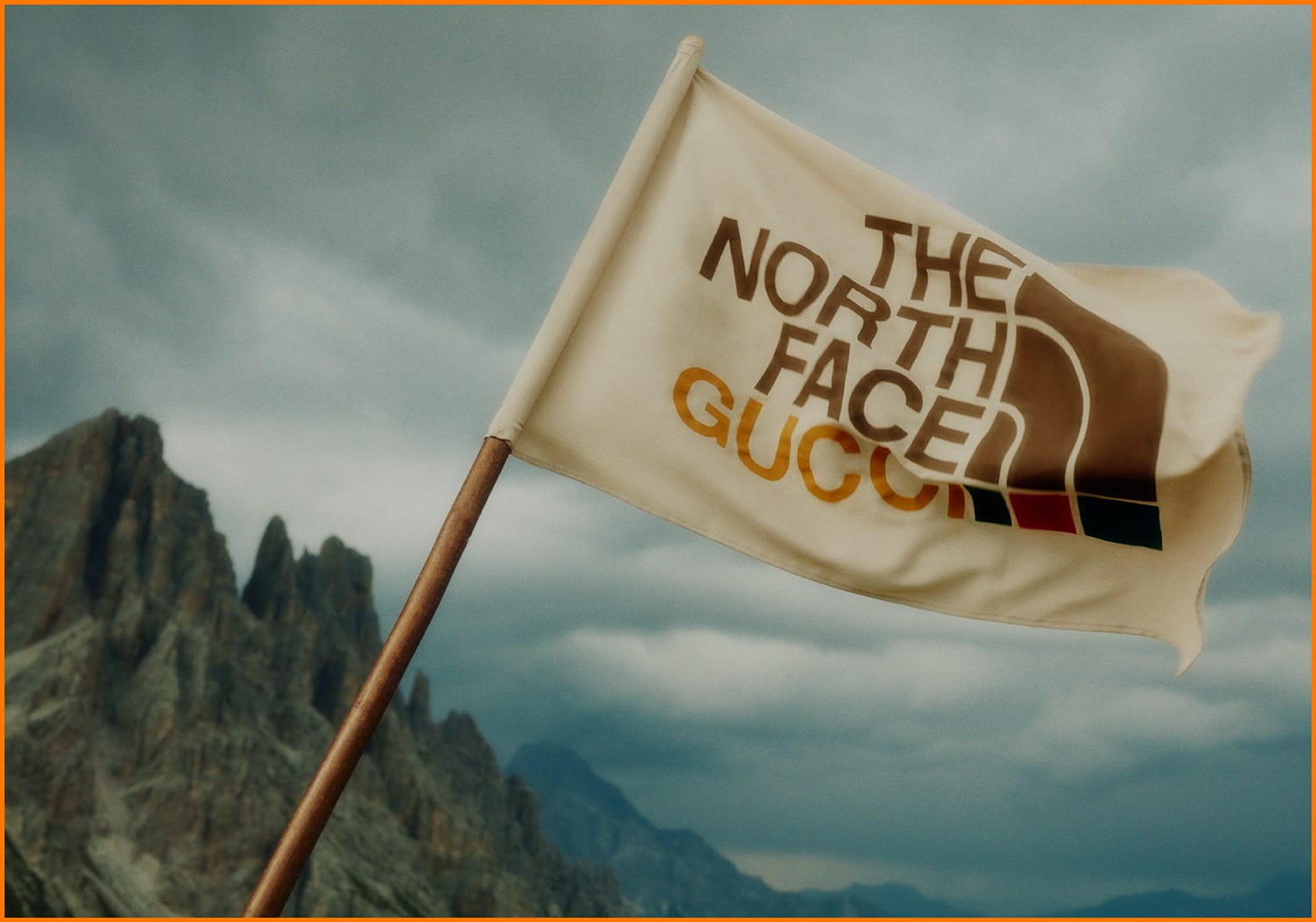 グッチ」と「ザ・ノース・フェイス」がコラボ！ THE NORTH FACE X