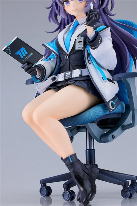 スカートから覗く太ももに釘付け！『ブルーアーカイブ』早瀬ユウカが