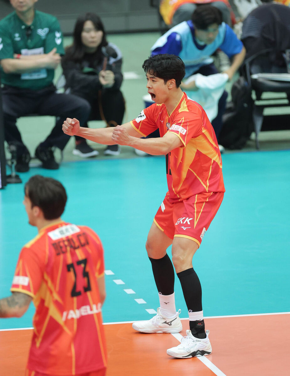 宮浦健人、痛烈サーブでエース連発！ 決勝王手の愛知が大阪Bから第1