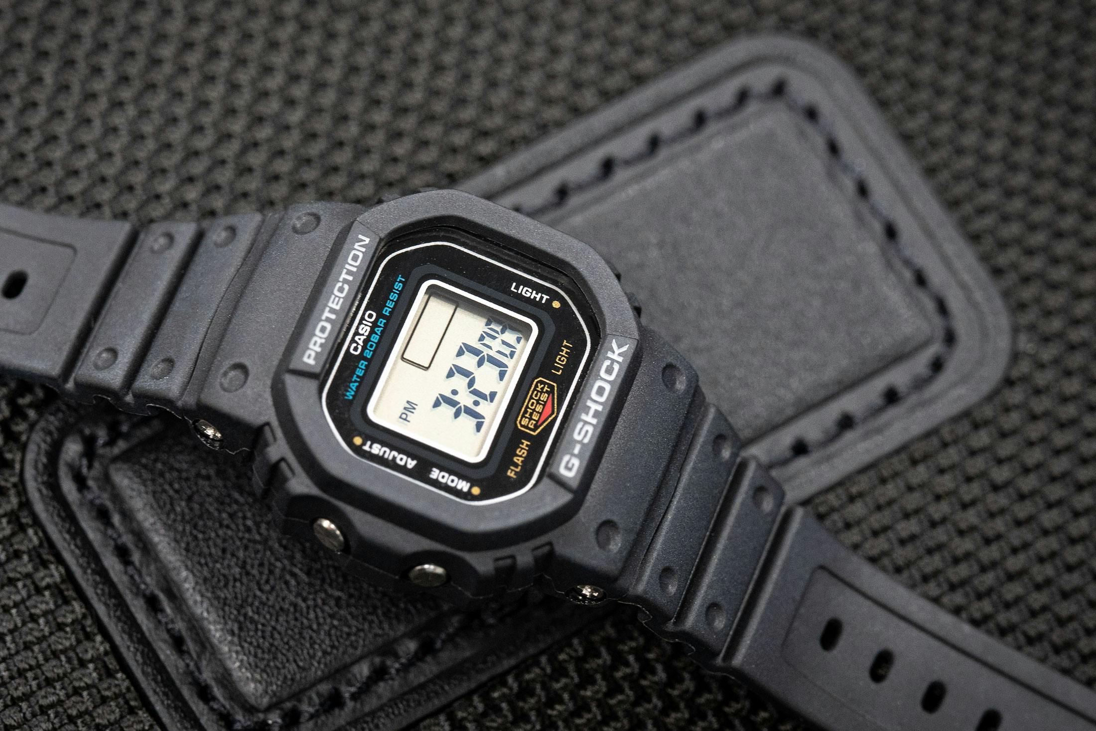 DWN-5600、リングサイズでの防水・耐衝撃構造を確立した歴代最小のG-SHOCK