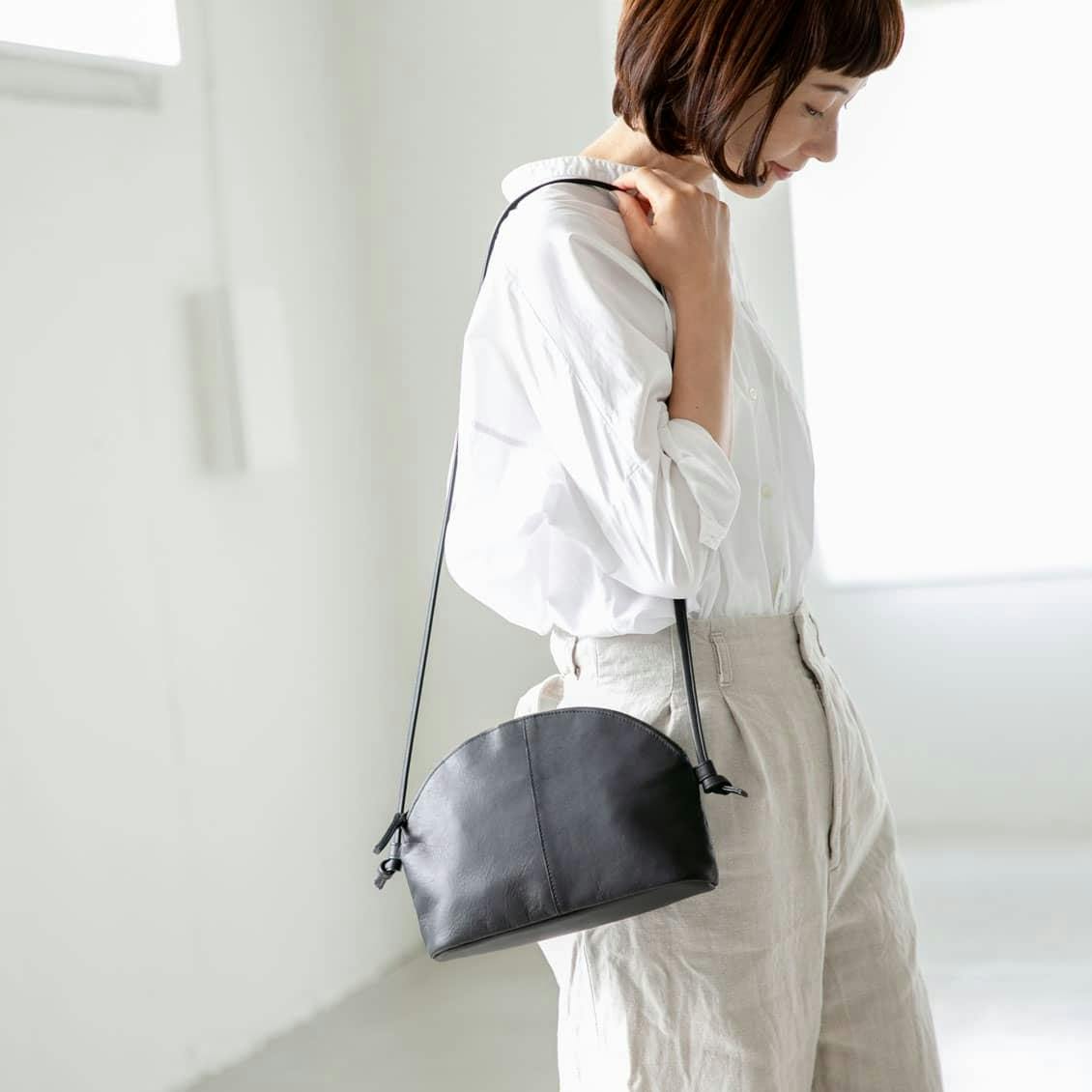 新商品】人気の撥水レザーバッグシリーズに、定番の「ブラックレザー