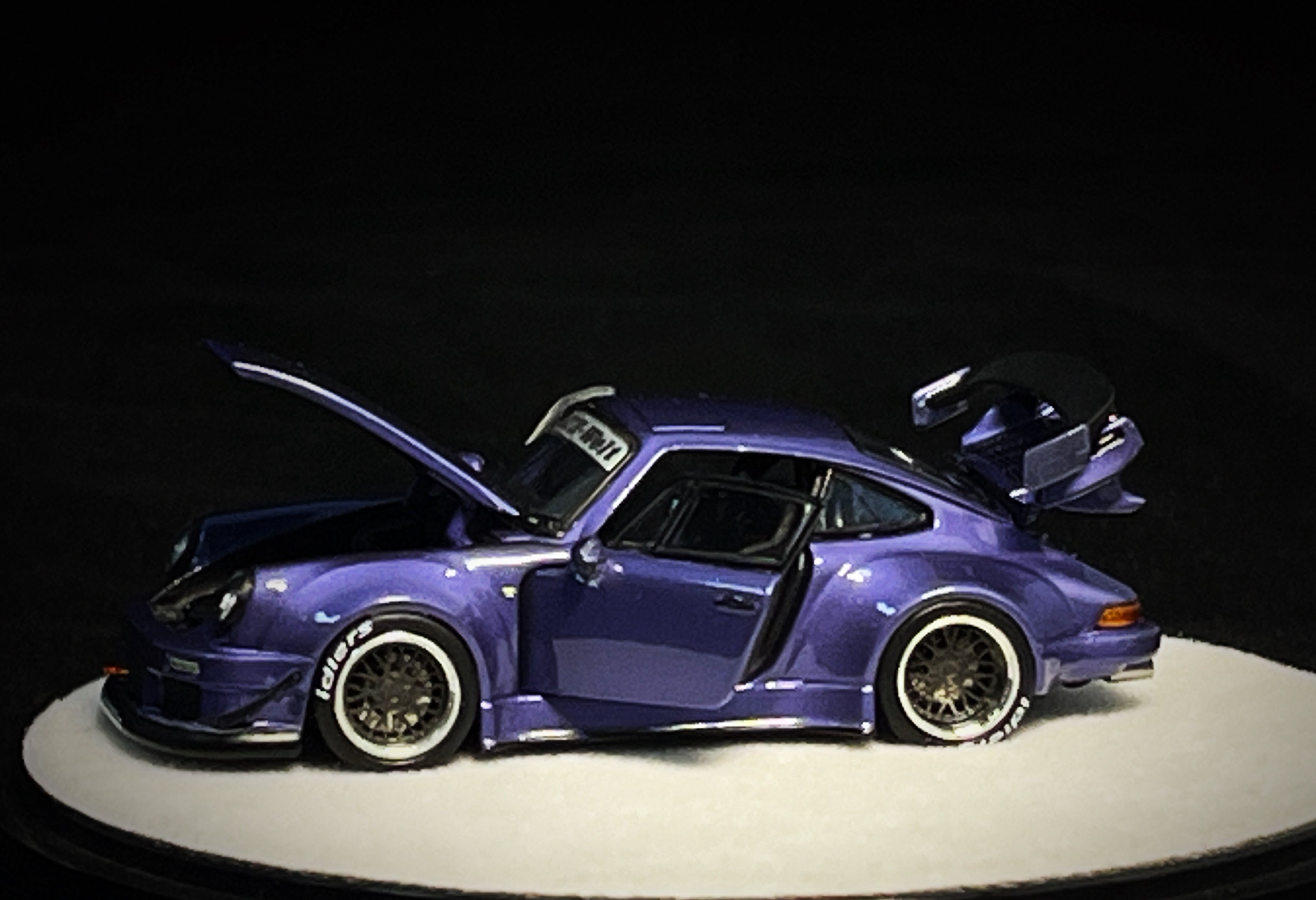 PGM 1:64 Porsche RWB930 - Violet Purple (2 Versions) – Horizon Diecast