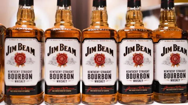 バーボン「ジム・ビーム」、米主力製造拠点が来年1年閉鎖へ - BBCニュース