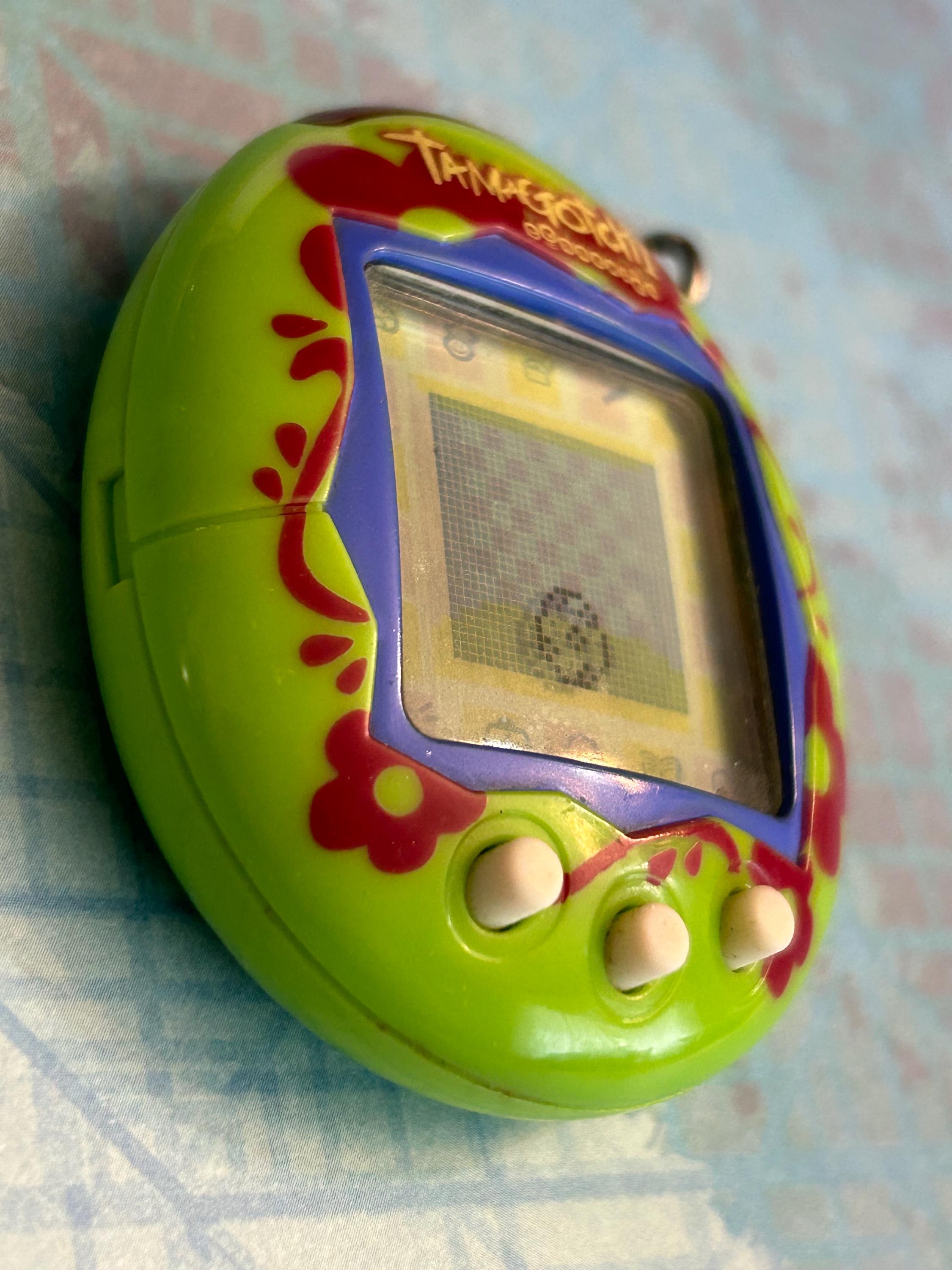 2004年製 たまごっちコネクション V2 オリジナル グリーン＆フラワー