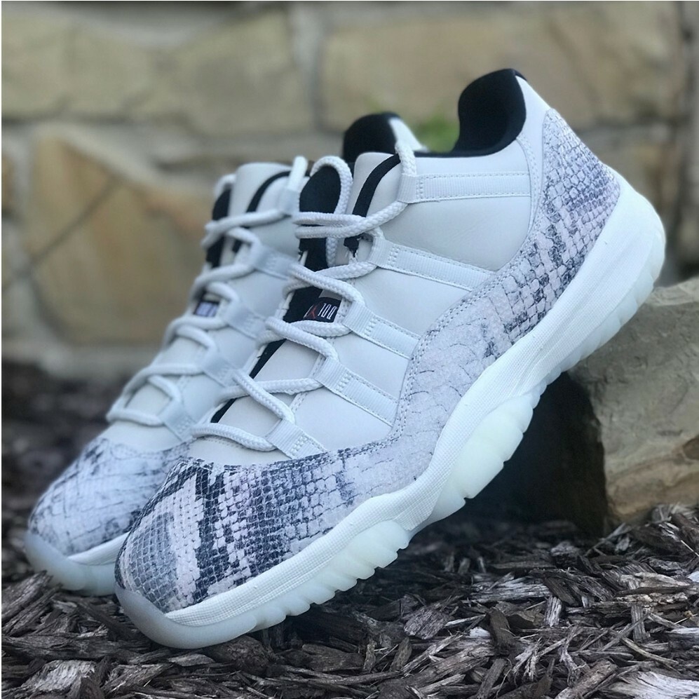 Nike Air Jordan 11 XI Low LE Snakeskin Cool Grey Men Size 10.5