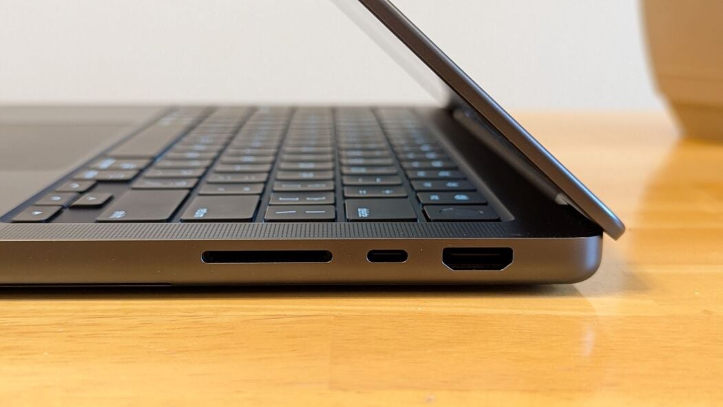 I Tested Apple's Rehashed M5 MacBook Pro—and It's a Graphics Beast