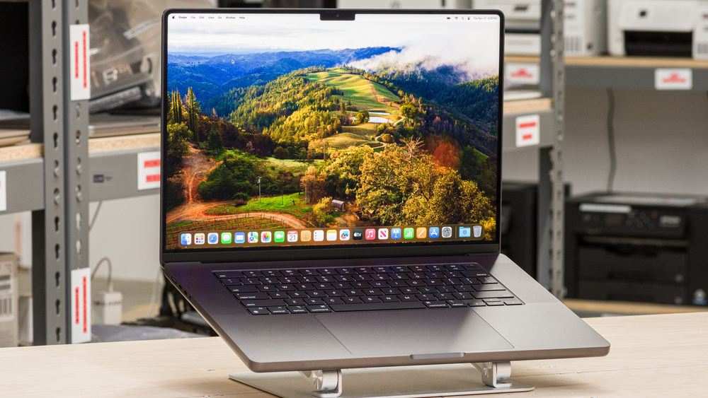 Apple MacBook Pro 16 (M3, 2023) Review - RTINGS.com