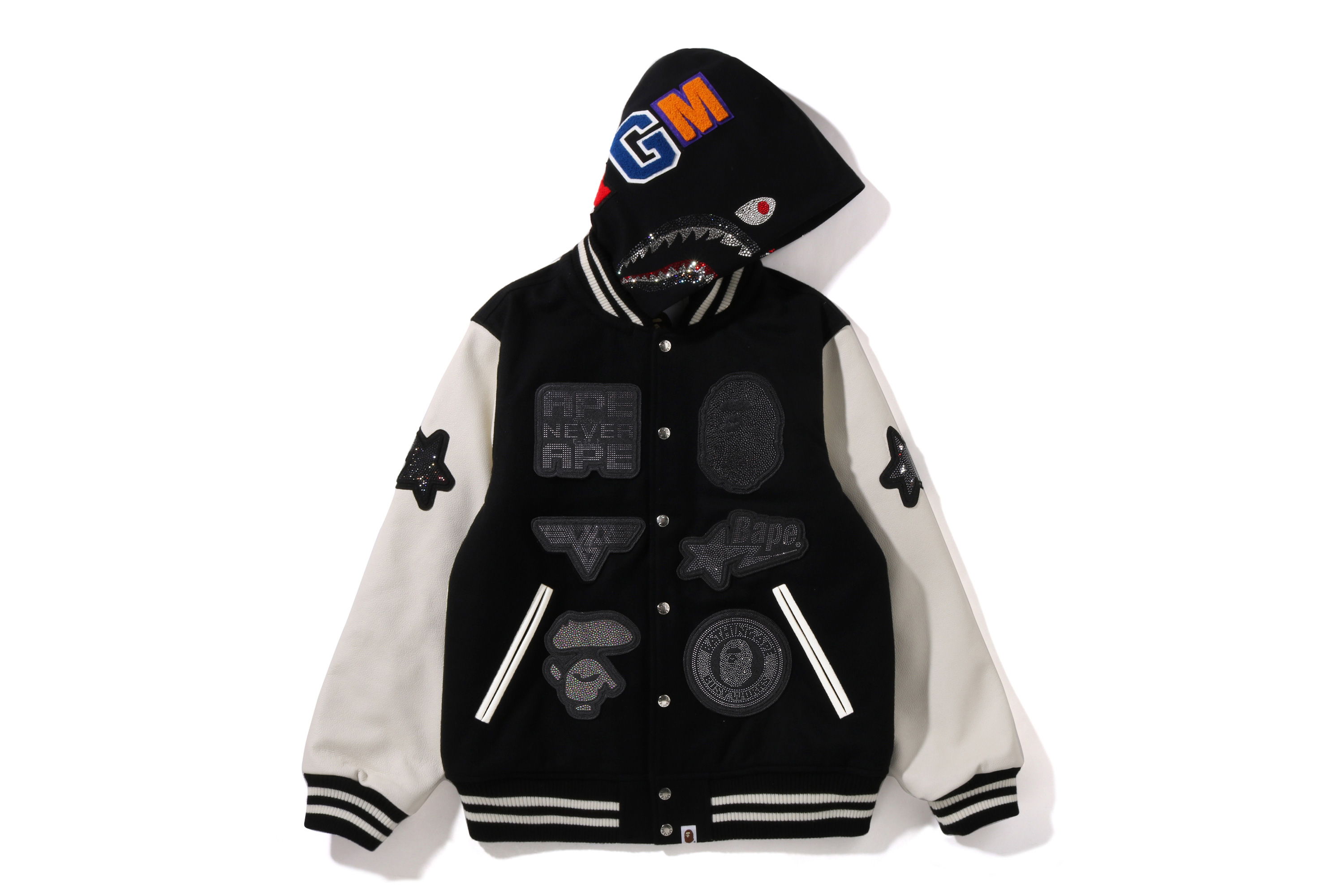 A BATHING APE®がSwarovski® 130周年を祝して両ブランドの