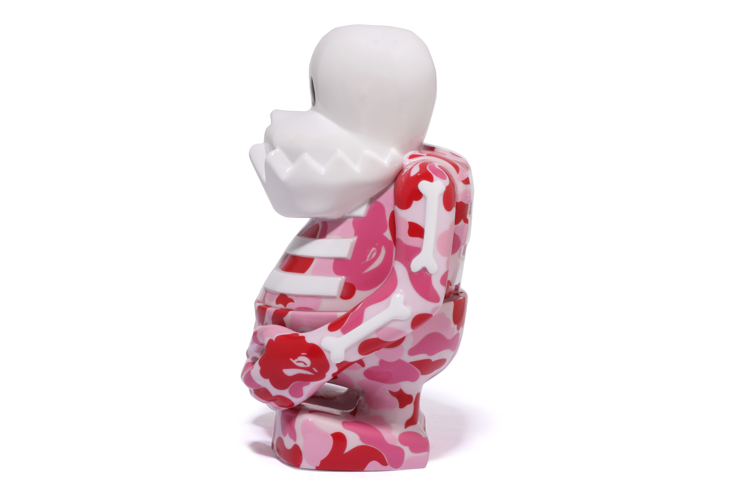 BAPE®︎とBOUNTY HUNTER SKULL KUN FIGURE 名作“スカルくん”がABC CAMO