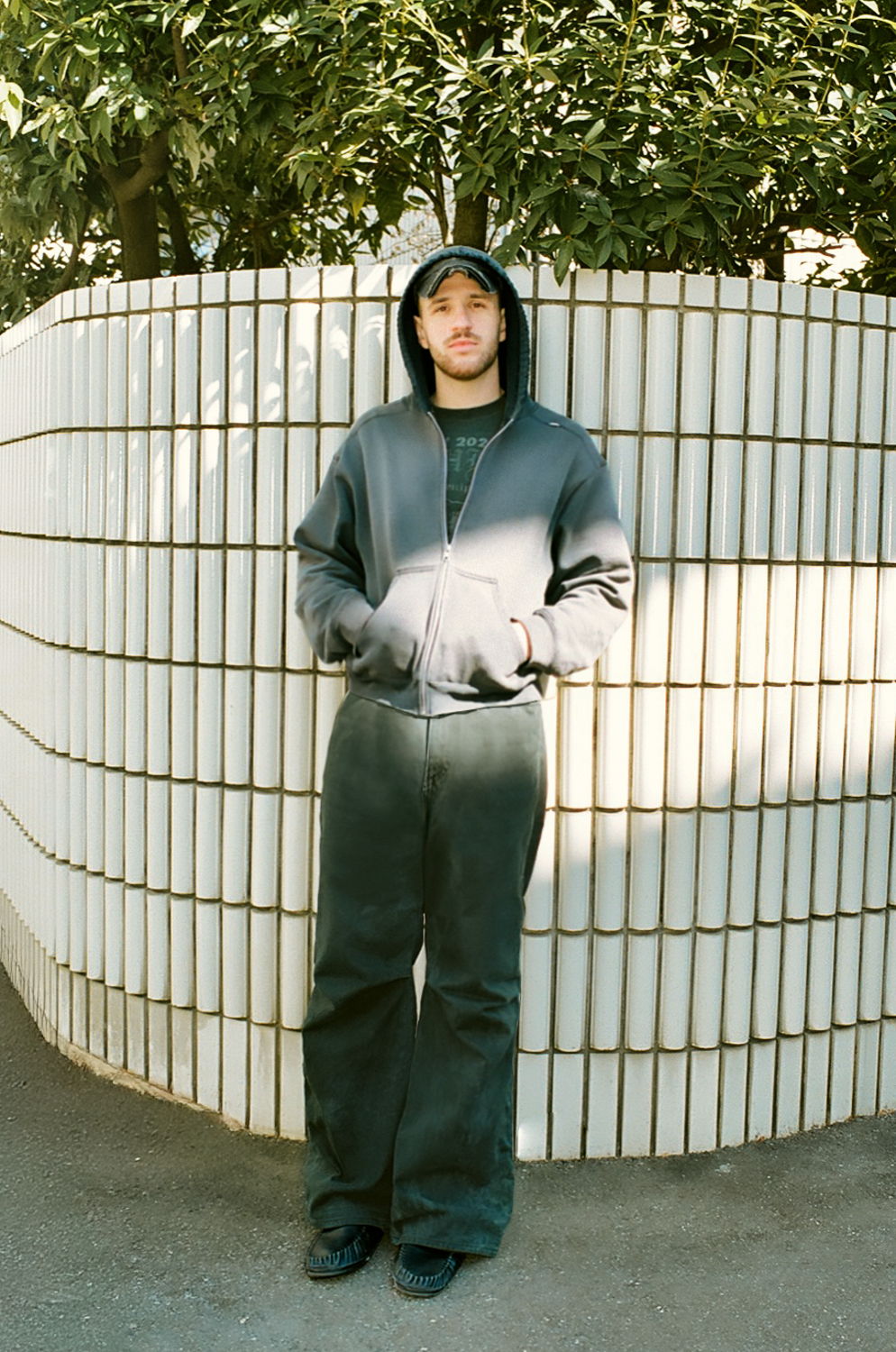 Pleated Knee Baggy Pants – FIFTH GENERAL STORE