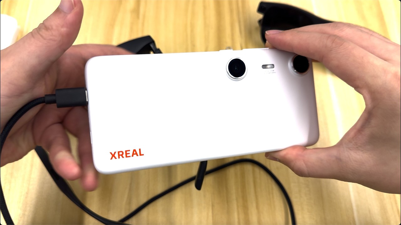 XREAL Beam Pro 開封レビュー 最初の使用方法 - YouTube