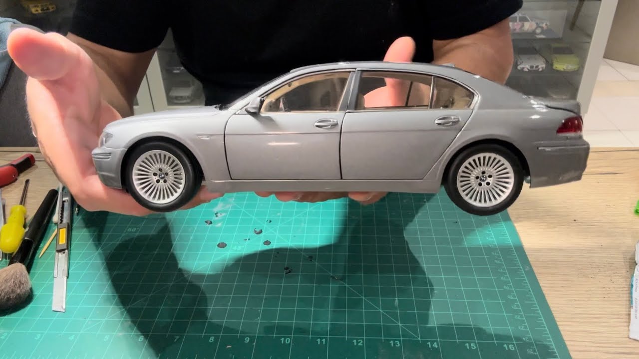 BMW 760Li E66 Individual 1:18 black Kyosho review - YouTube