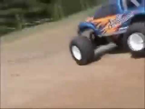 RC Twin Detonator モンスタートラック ツインデトネーター - YouTube
