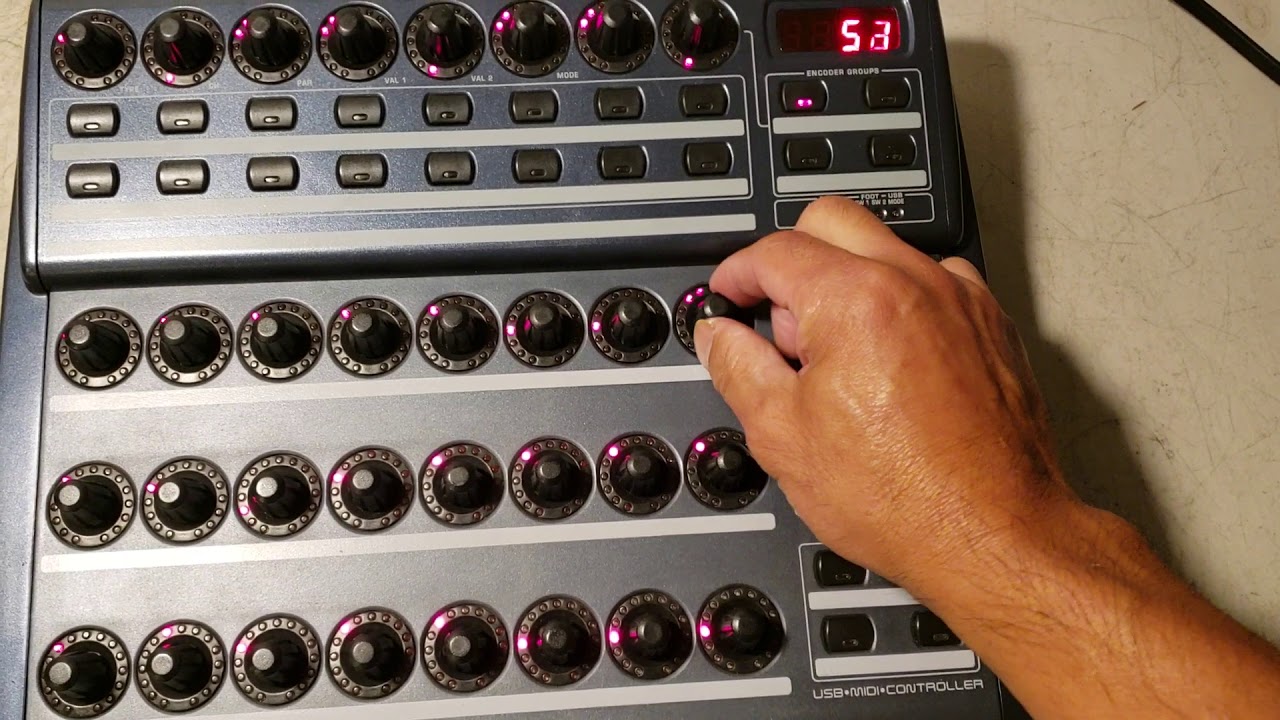 Behringer BCR2000 USB/MIDI Controller - YouTube
