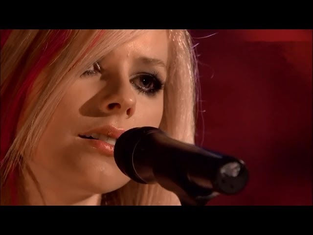Avril Lavigne ☆ Knockin' on Heaven's Door ☆ Acoustic_live - YouTube