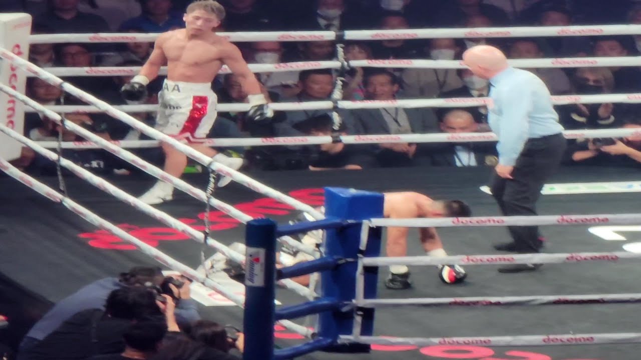 現地映像】井上尚弥 vs マーロン・タパレス【10R/KOシーン】 - YouTube
