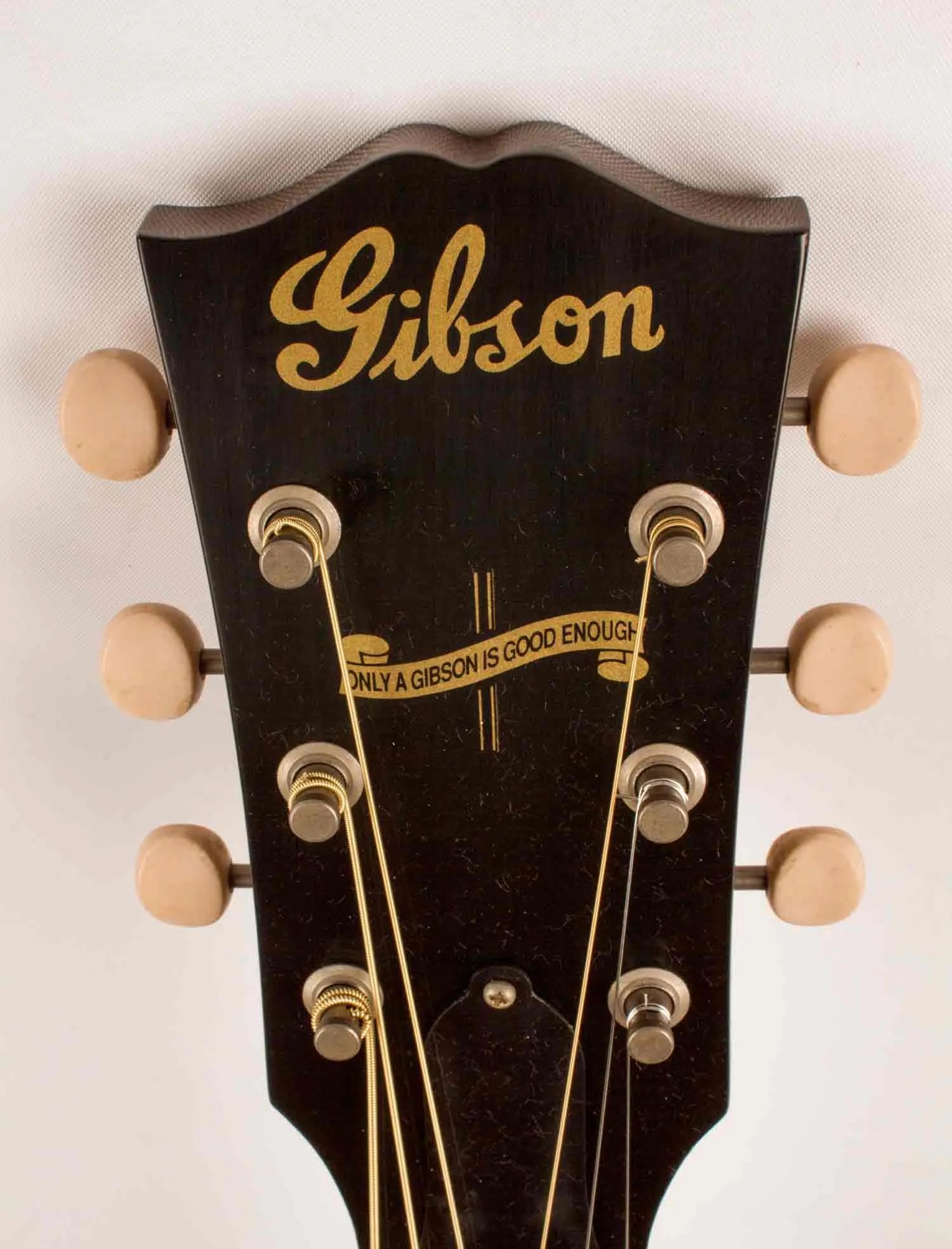 Review: Gibson's J-45 Vintage Is a Winning Workhorse [VIDEO