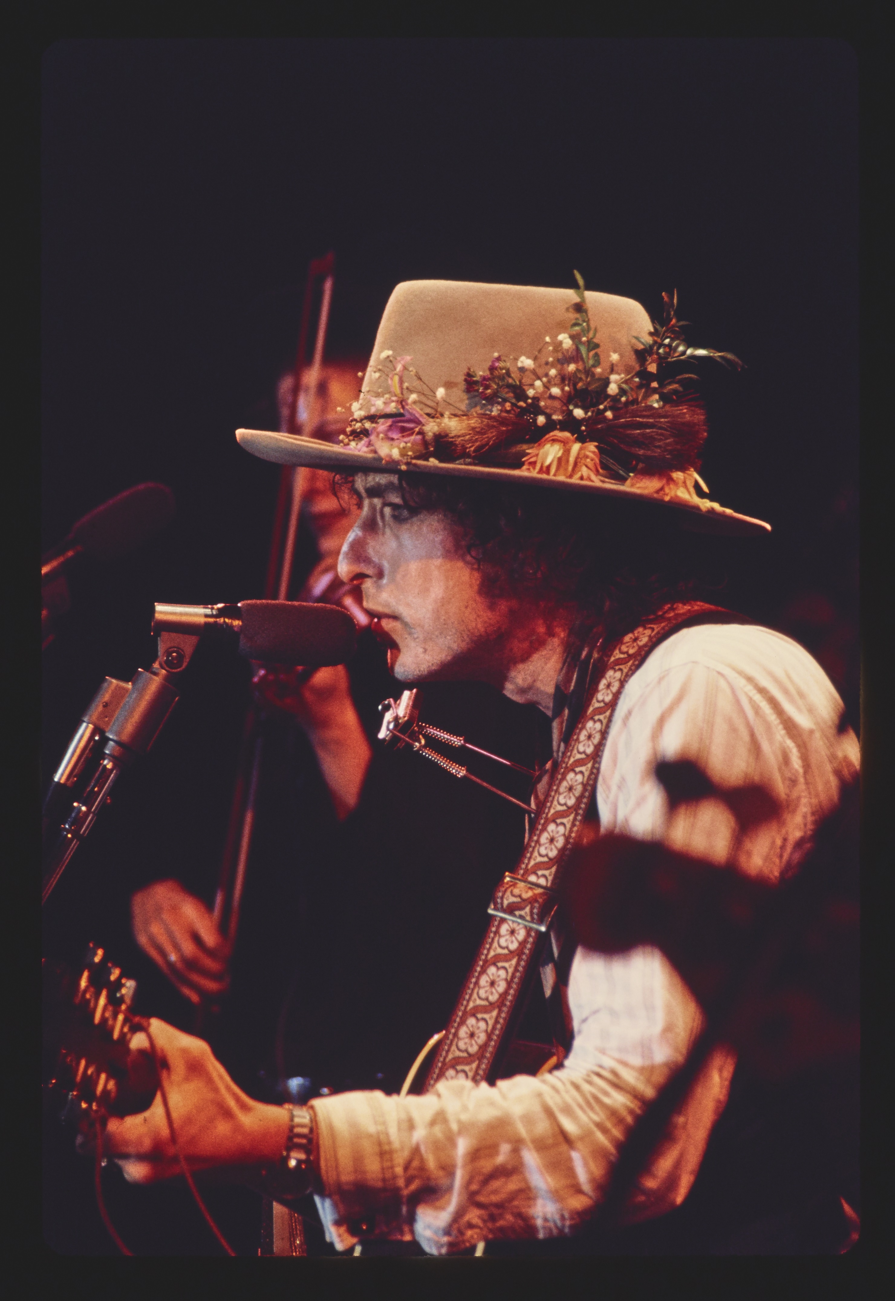dylan-on-rolling-thunderphoto-