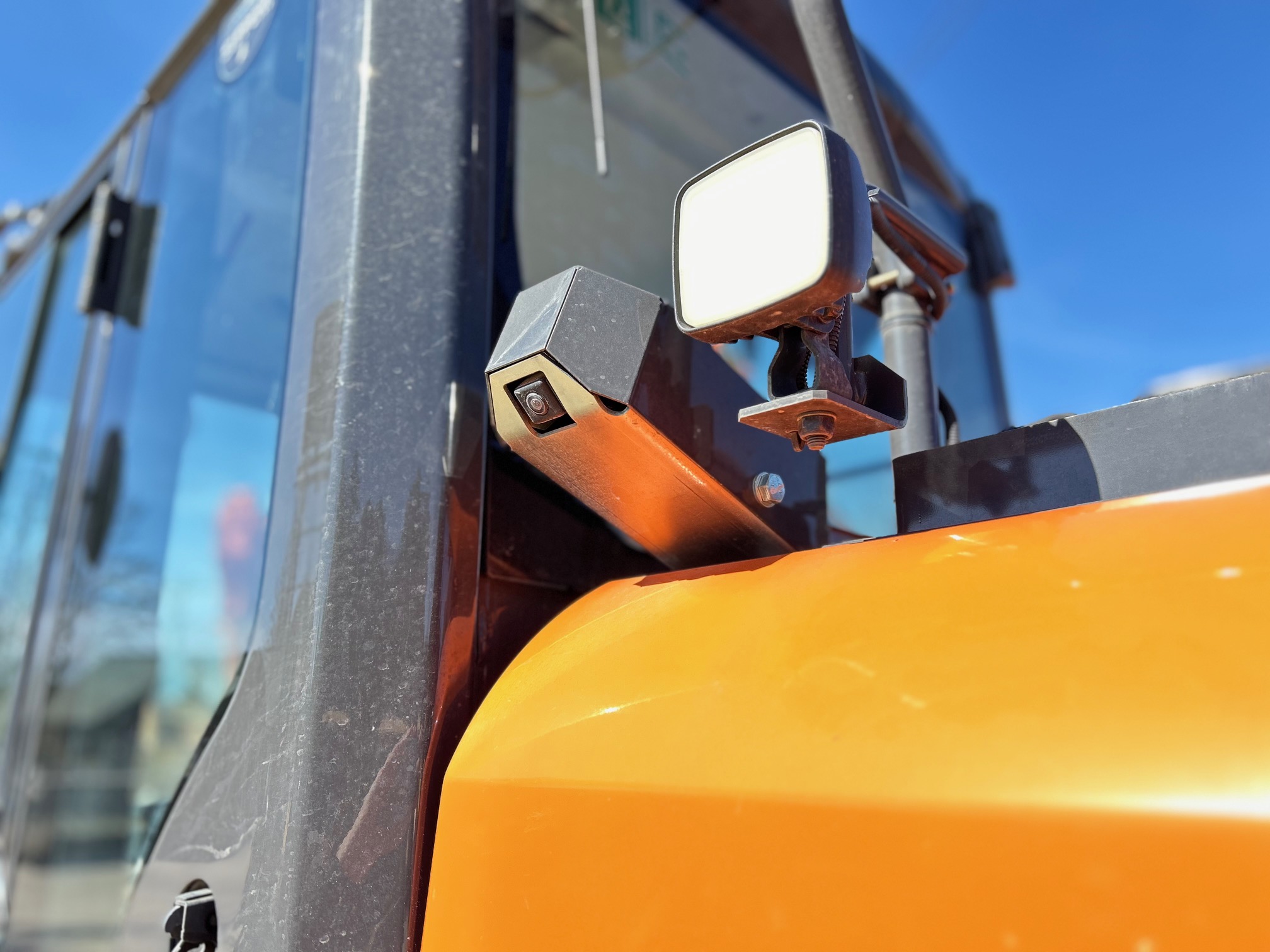 2020 HITACHI ZX200-6 - Darling Sons Intl
