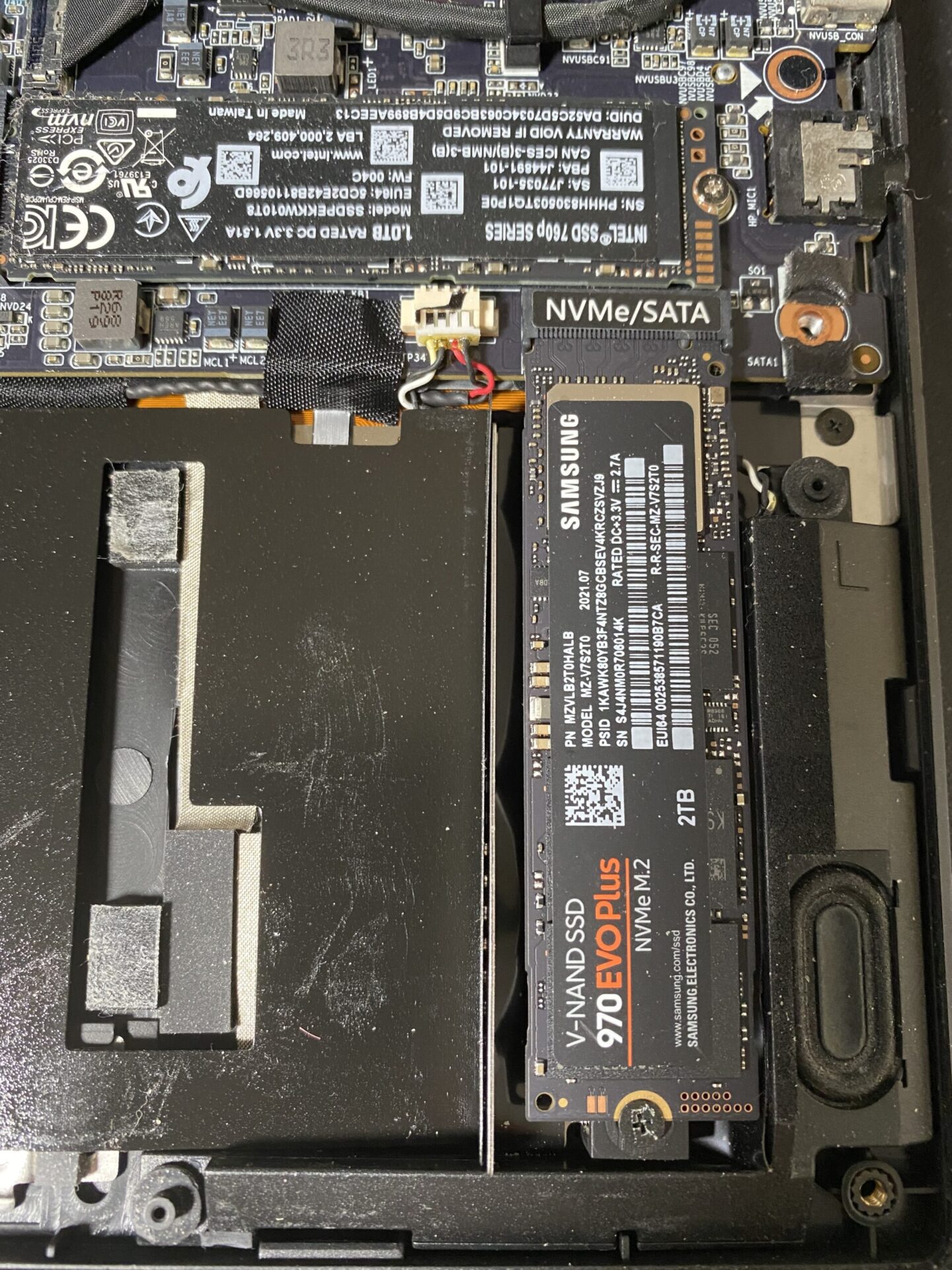GIGABYTE AERO15X(2019)のメモリ交換、SSD追加 - 一応理系男子