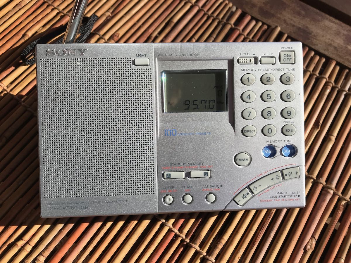 Sony-ICF-SW7600GR-2.jpeg?ssl=1