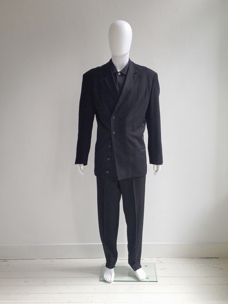 Yohji Yamamoto pour Homme black asymmetric blazer — 80s - VANIITAS