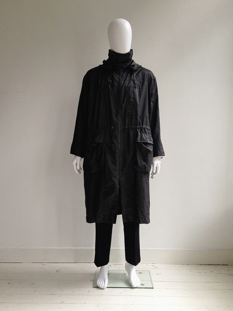 Issey Miyake Windcoat black foldable parka — 1990s - VANIITAS