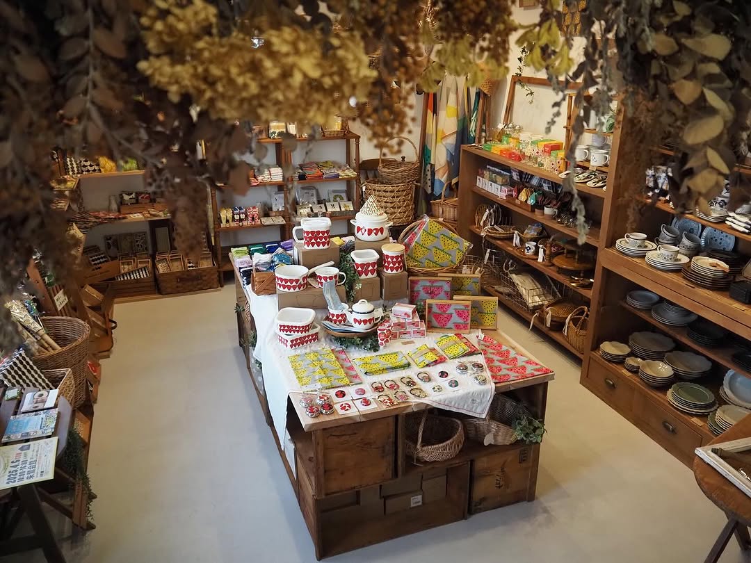 松江】『pisamia』東津田に手づくりと雑貨と古道具のお店が2025年3月28