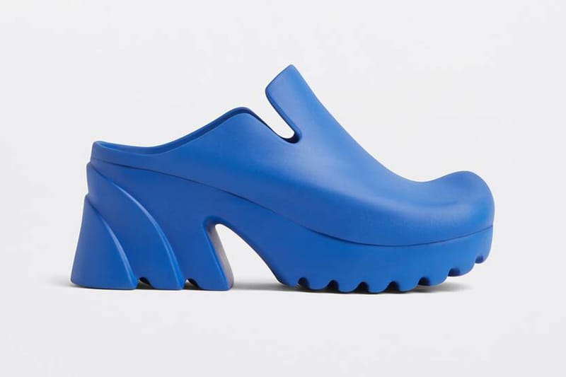 ボッテガヴェネタがラバー製の新作サンダルを発売 | Hypebeast.JP