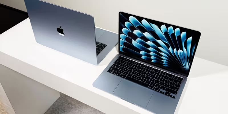 アップルがスカイブルーを纏ったM4チップ搭載マックブックエアを発表