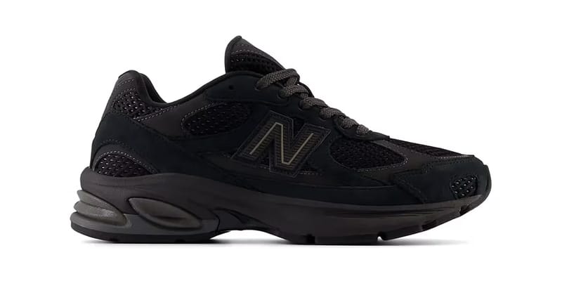 ニューバランス 2010 に“オールブラック”の新色が到着 | Hypebeast.JP