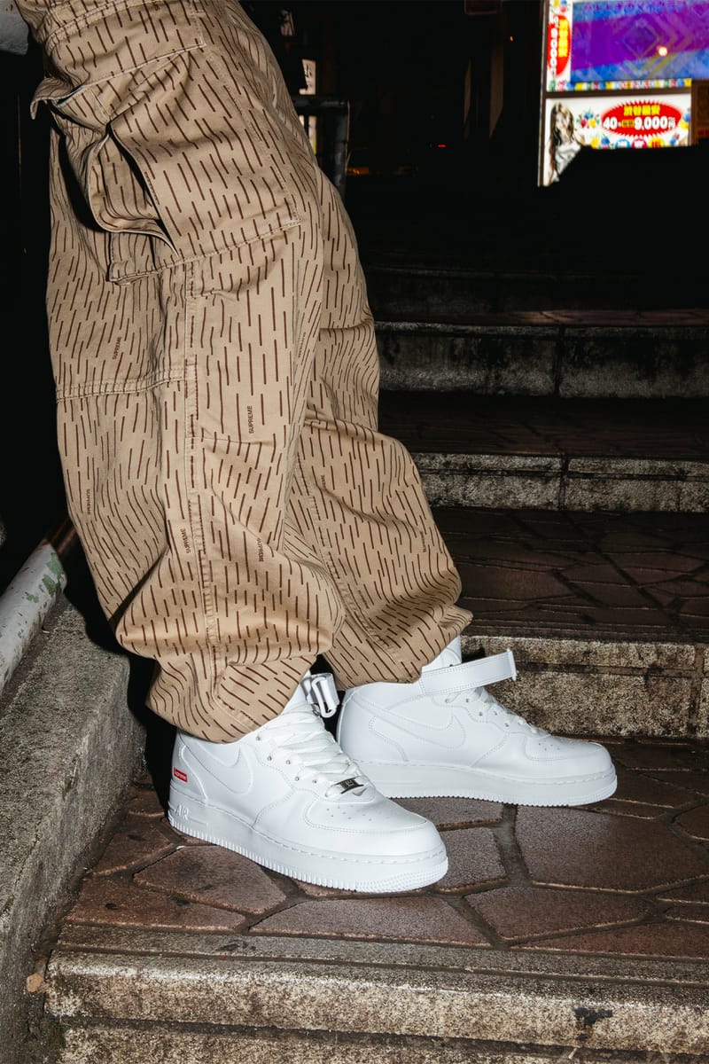 シュプリーム x ナイキ エアフォース 1 ミッドが発売 | Hypebeast.JP