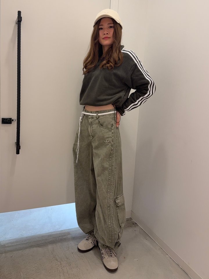 レディース Adilenium シーズン2 カーゴパンツ オリーブストレータ