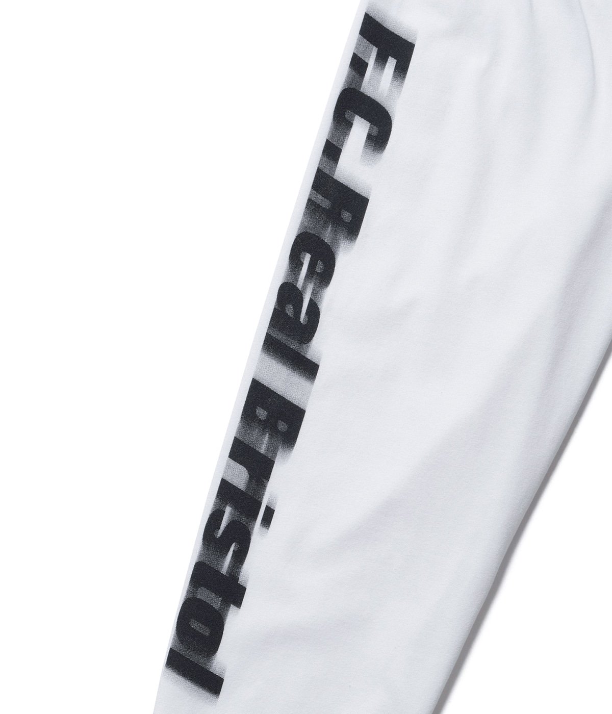 BLURRED LOGO L/S TEAM POCKET TEE | F.C.Real Bristol(エフシーレアル