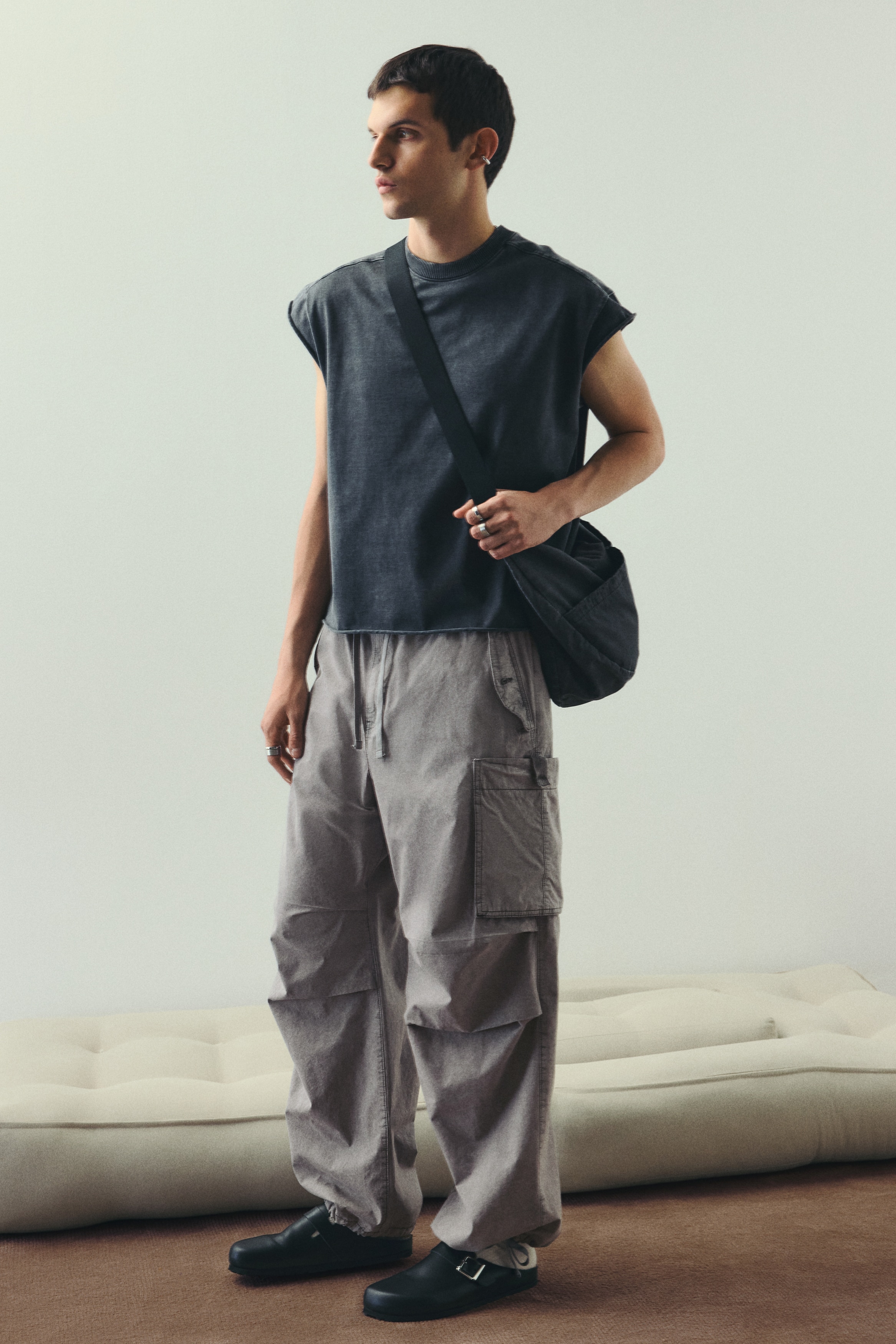Men's Light gray Loose-Fit Parachute Pants | H&M CA