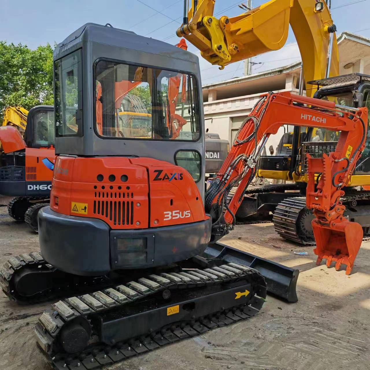 Good Quality Hitachi Zx35 Crawler Excavator 3.5 Ton Mini Zx35u
