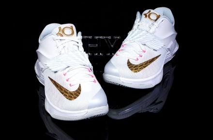 2月19日発売予定】 ナイキ KD7 プレミアム ホワイト/メタリック