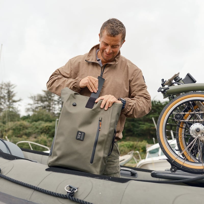 Brompton x Bear Grylls Waterproof Backpack（フロント