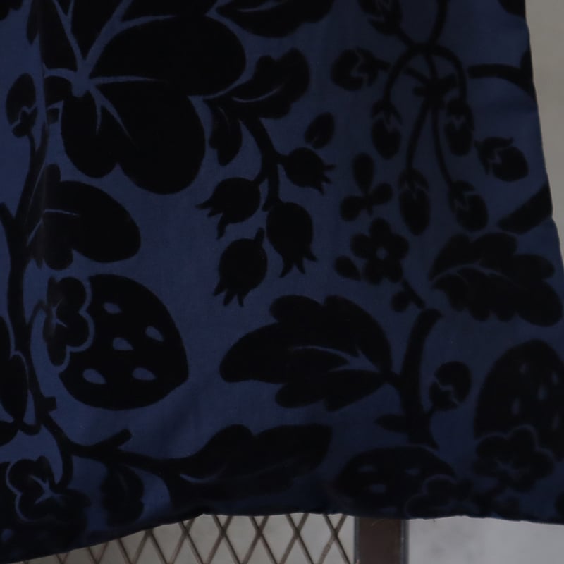 R&D.M.Co- wild berry velvet tote bag (black/nav