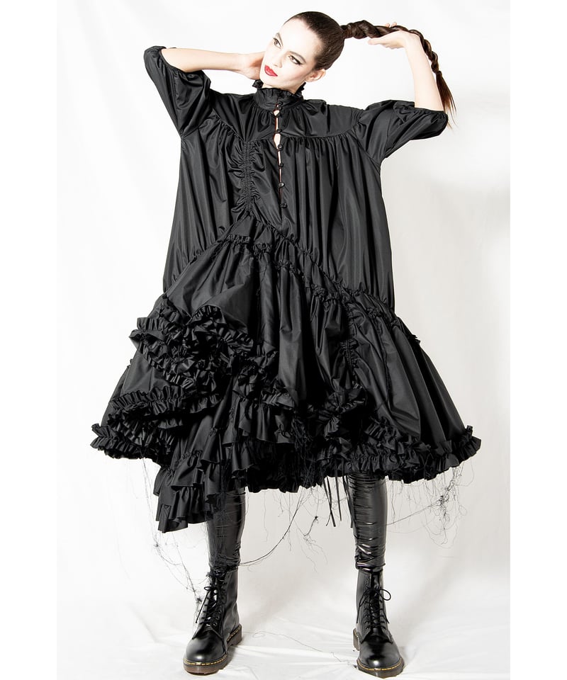 alice auaa フリル付き黒ミニスカート