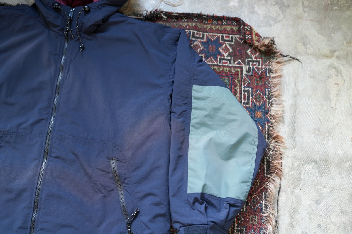 SQUEEZED DESIGN QUILTING LINED HOODED JACKET |