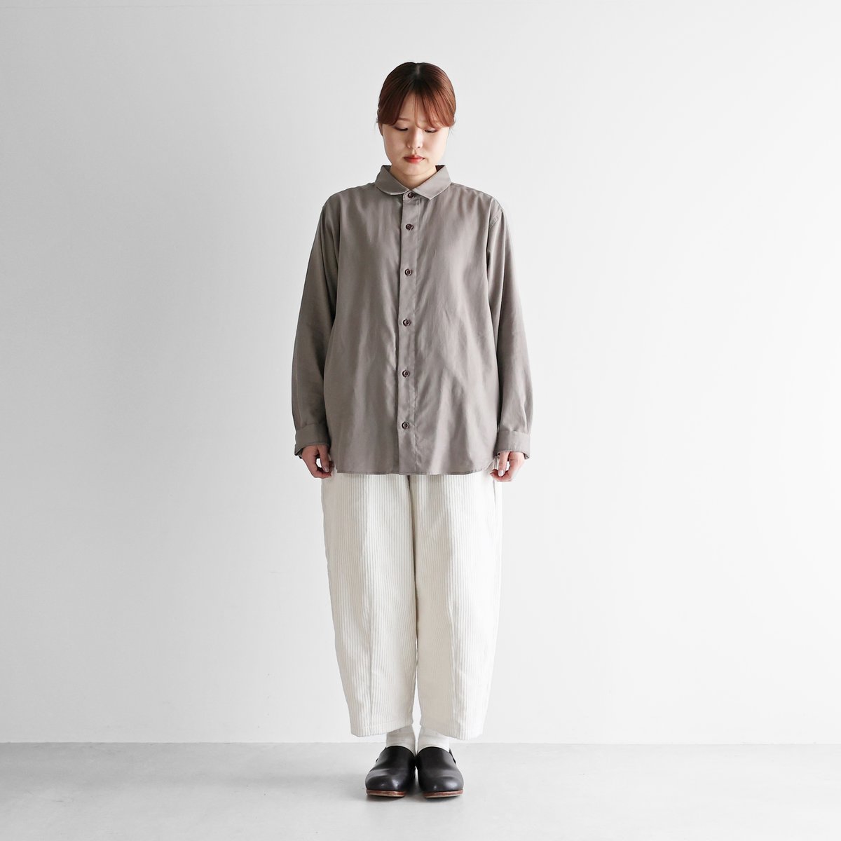 HUIS | シャトルコーデュロイバルーンパンツ（極太畝・オフホワイト