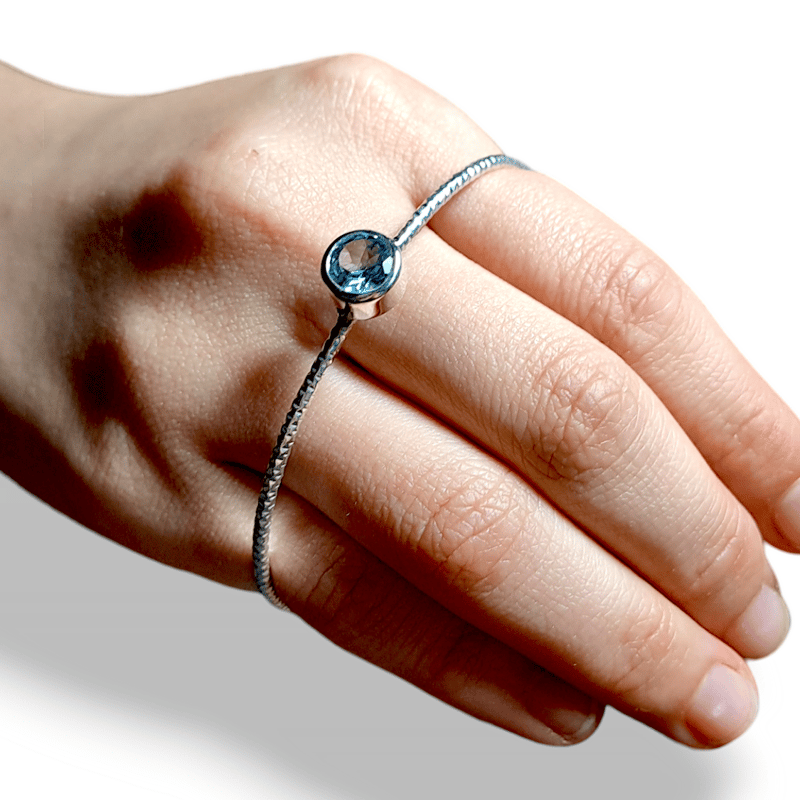 ブルートパーズ シルバーバングル ブレスレット | Le Papillon Jewelry
