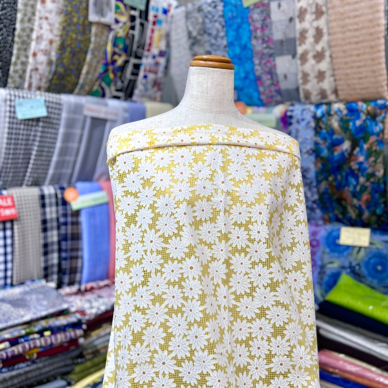 1カットのみ】スイス製花柄綿ポリエステルレース | 服地とお仕立ての