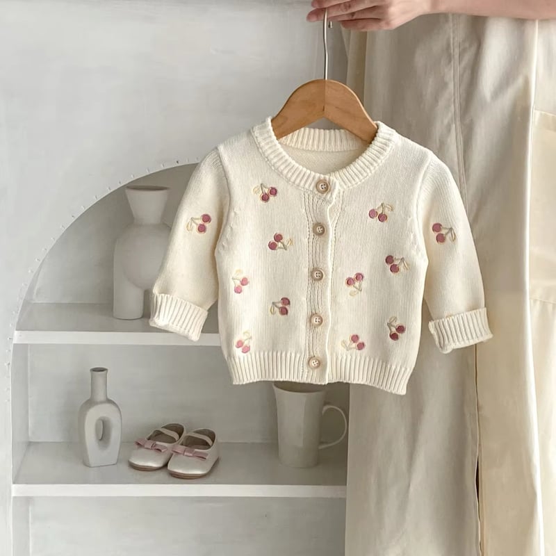 チェリーレッド刺繍ニットカーディガン(667) | こどもふく🧸mocokids
