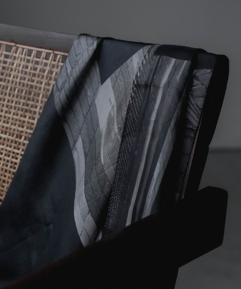 HIGH-END GRAPHIC SILK SCARF | CTHY