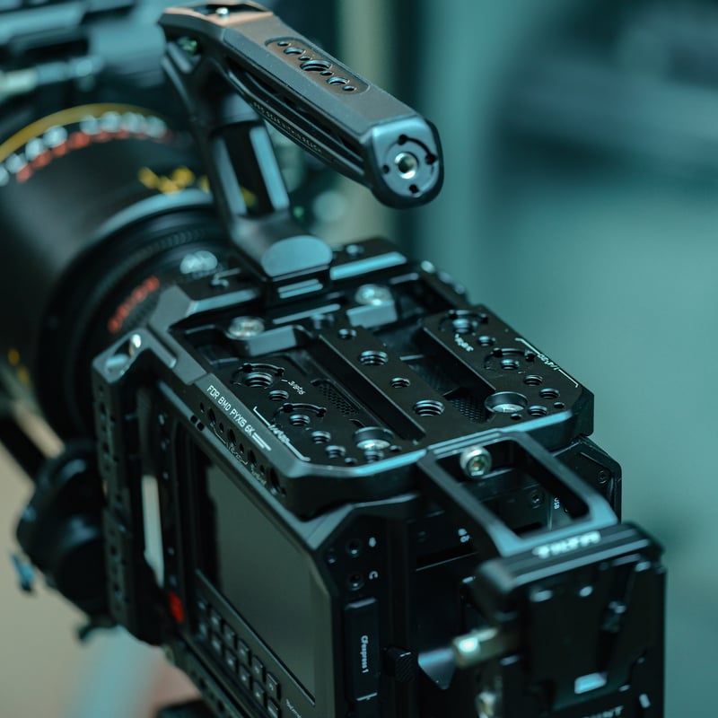 Blackmagic PYXIS 6K/12K用フルカメラケージ (ES-T21-FCC) F