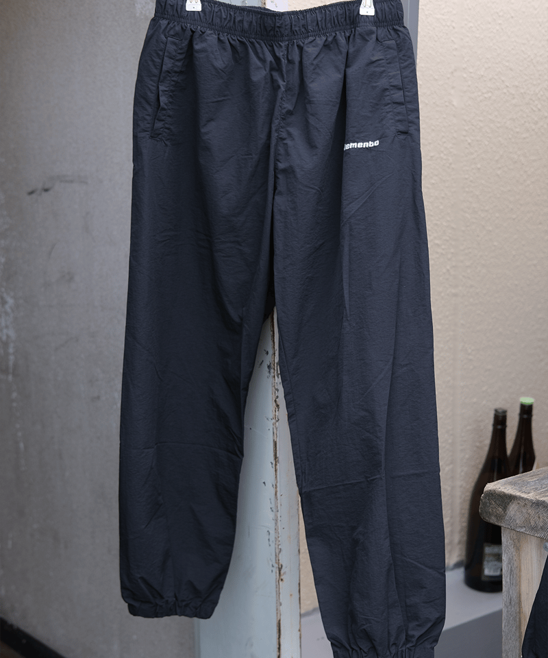 Black】nylon track pants | Memento