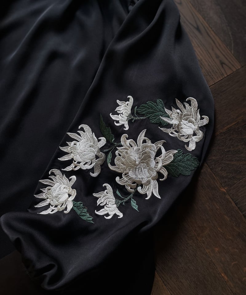 花を着るブラウス#05【菊】 -black- | iCONOLOGY